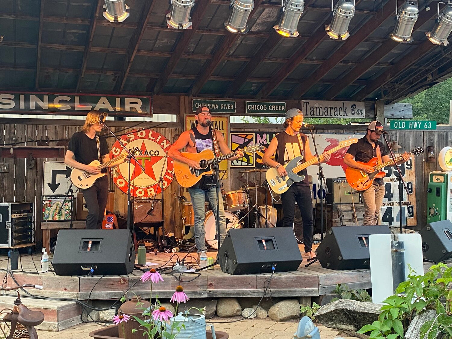 The Plott Hounds show off epic guitar solo on the Ascender guitar