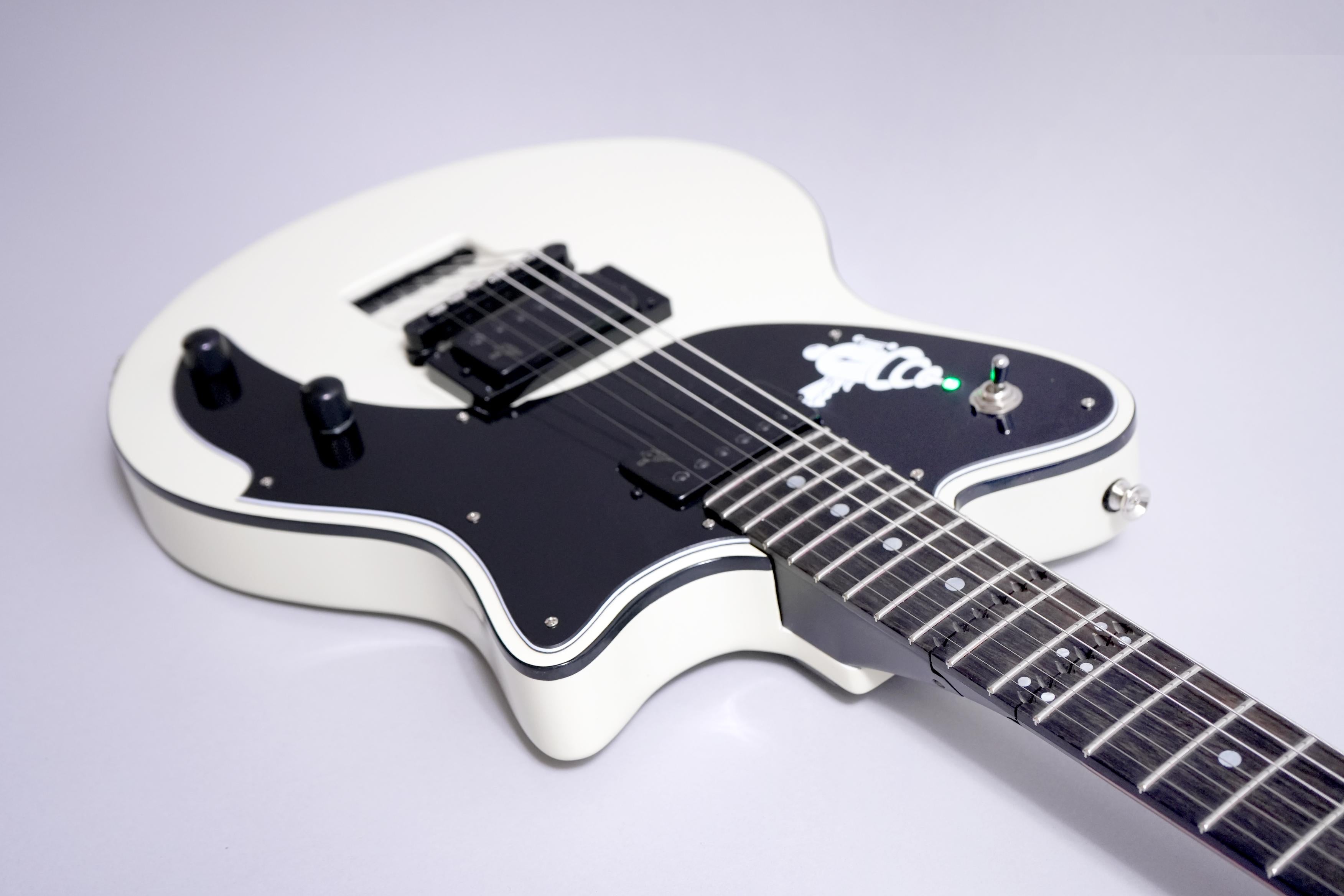 Steve Stevens Ascender Platinum – Ciari Guitars